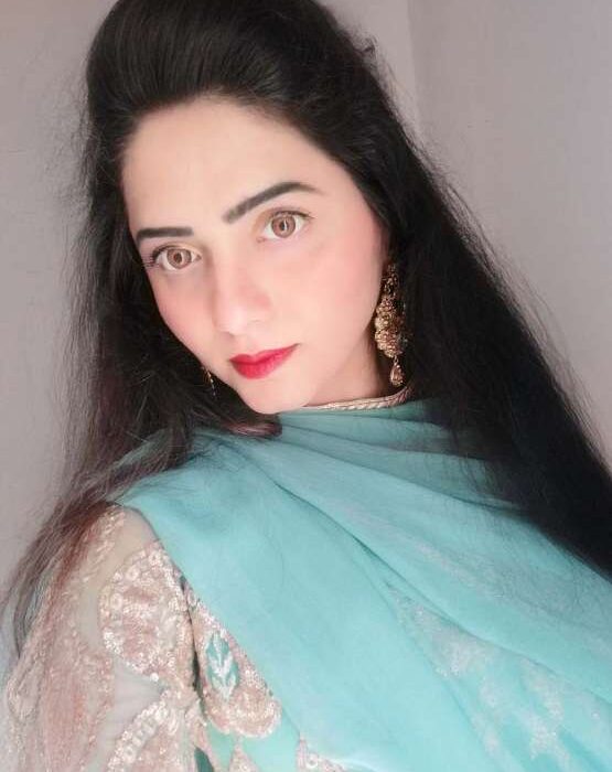 Shukriya Sajeel on a travel shoot showcasing beauty products and family life